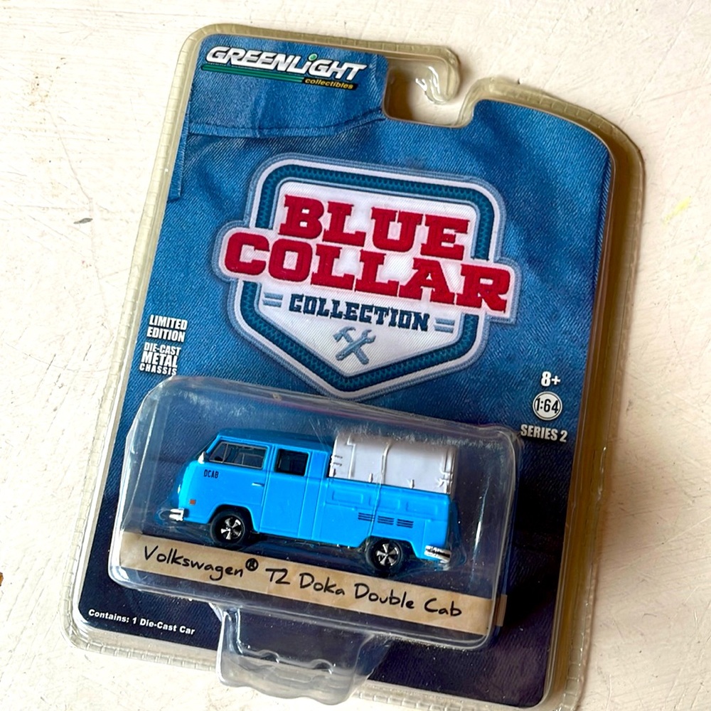 Green light blue collar VW collector toy